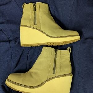 Toms Women's Beige Wedge Ankle Boots